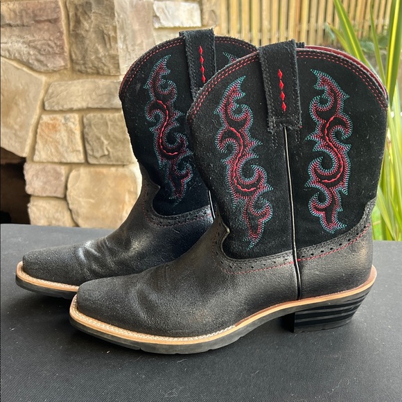 Ariat Shoes - Ariat Fatbaby Cowboy Boots with Red Embroidery size 8